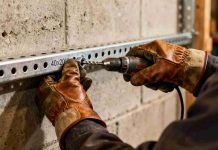 Tube crémaillère perforée 40x20mm : comment bien le fixer ? tube cremailere perforée 40x20mm